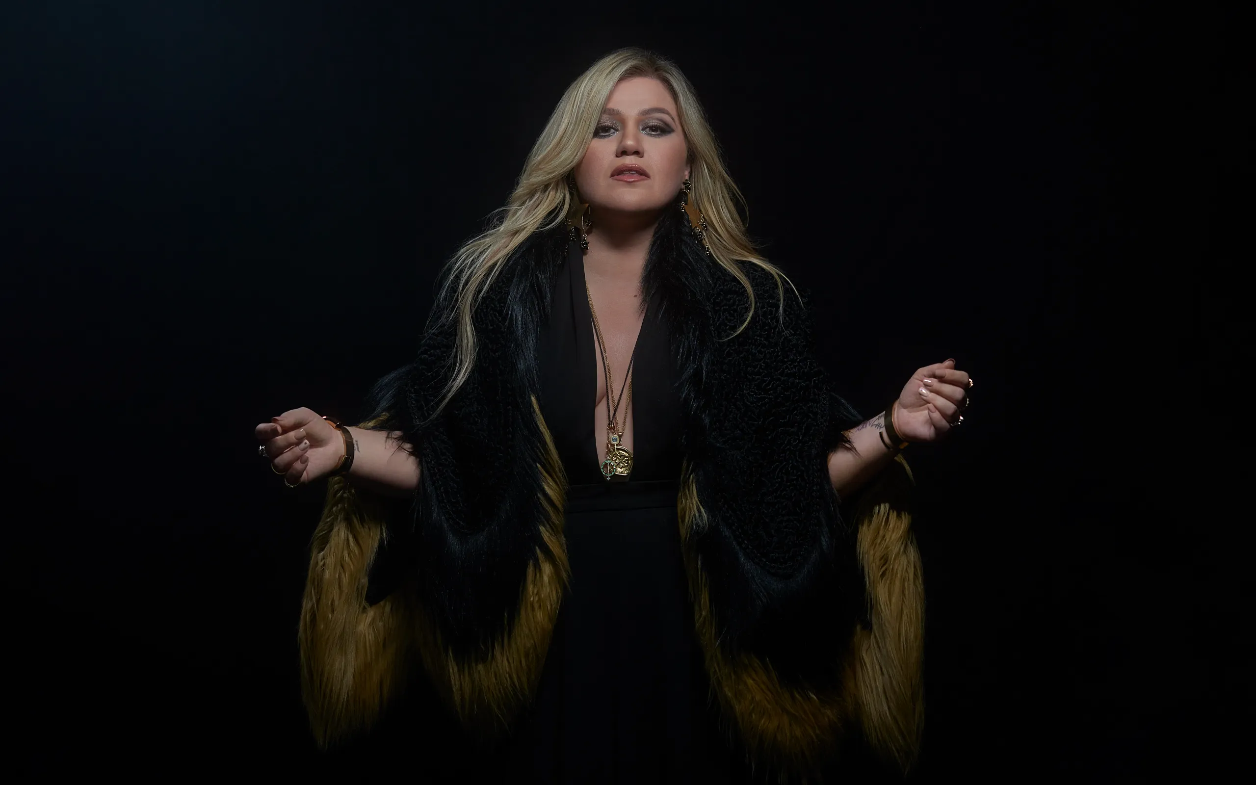 Kelly Clarkson Poster